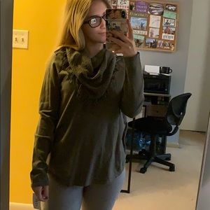 long sleve shirt w built in scarf